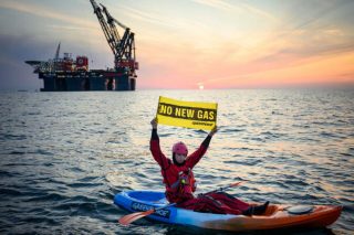 petrelaio exoryxeis - petroleum sea rigs